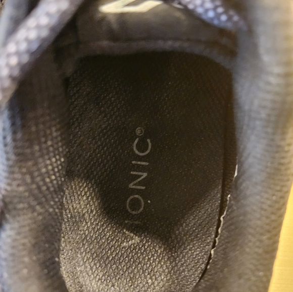 Women's Vionic Sneakers Size 9.5 Wide - Picture 5 of 11